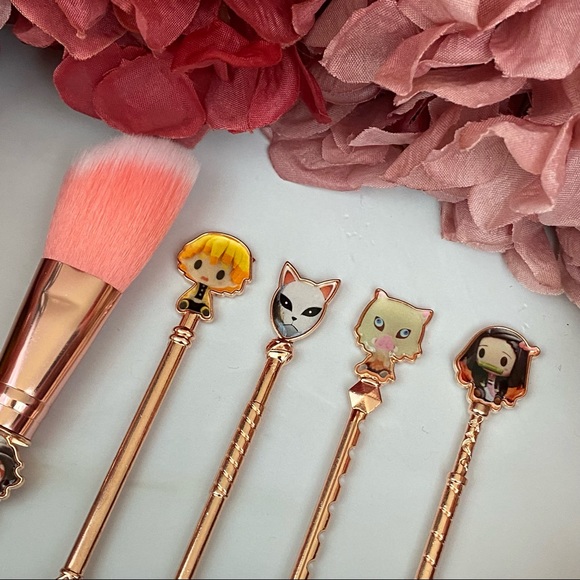 Demon Slayer 5 Piece Makeup Brush Set - Picture 7 of 16